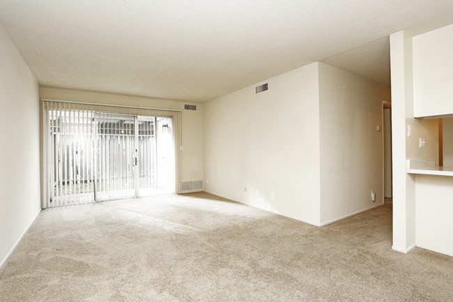 Viking Park Apartments in Pleasant Hill, CA - Building Photo - Interior Photo