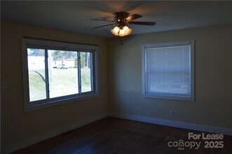 736 Mocksville Hwy in Statesville, NC - Building Photo - Building Photo