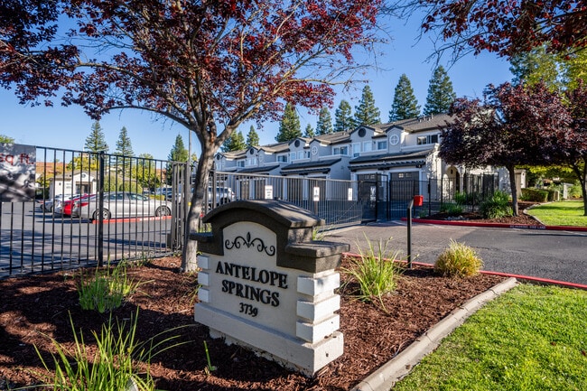 3739 Black Eagle Dr, Unit 20