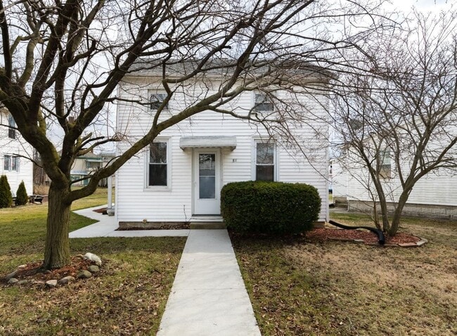 51 Sycamore St in Tiffin, OH - Foto de edificio - Building Photo