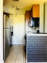 6900 Hawthorne St, Unit Hawthorne in Landover, MD - Building Photo - Building Photo