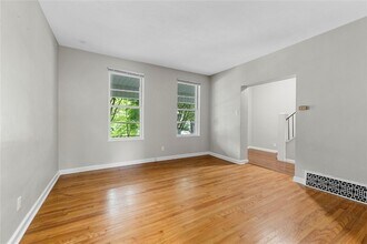 3617 Commonwealth Ave in Maplewood, MO - Foto de edificio - Building Photo