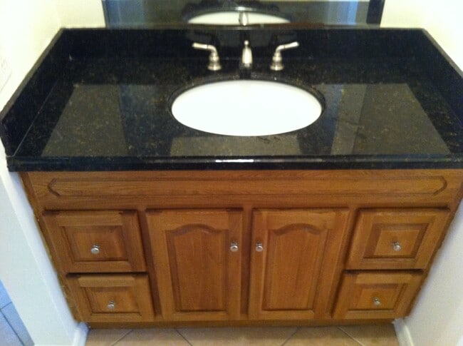 7610 SW 82nd St, Unit G220 in Miami, FL - Building Photo - Building Photo