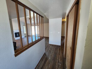 826 Manitowish Pl in De Pere, WI - Foto de edificio - Building Photo