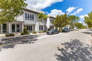 6440 NW 103rd Psge in Doral, FL - Building Photo