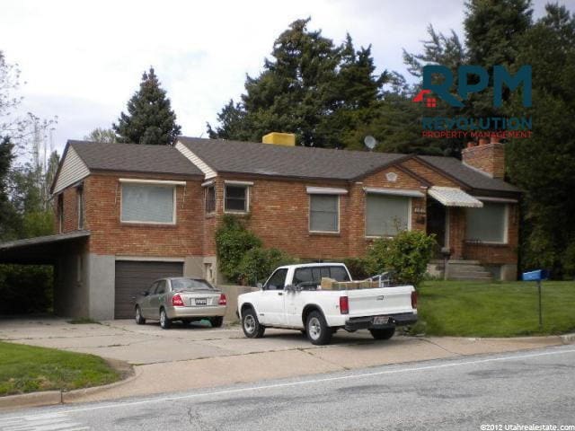 property at 1446 36th St