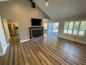 4604 San Juan Ave in Anacortes, WA - Building Photo - Building Photo