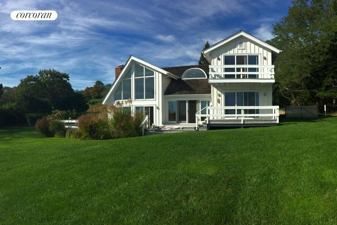 4 Sheep Pasture Ln in Shelter Island, NY - Building Photo