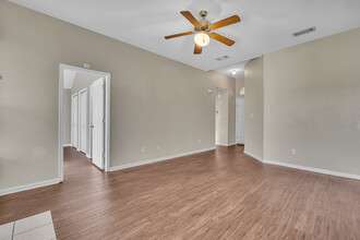 3715 Westfield Dr in College Station, TX - Foto de edificio - Building Photo