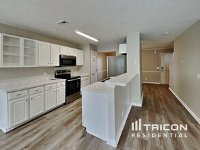 7120 Commonwealth Cir in Nashville, TN - Building Photo - Building Photo