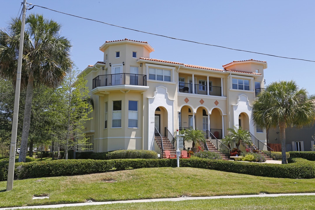 2097 Edgewater Dr in Clearwater, FL - Building Photo