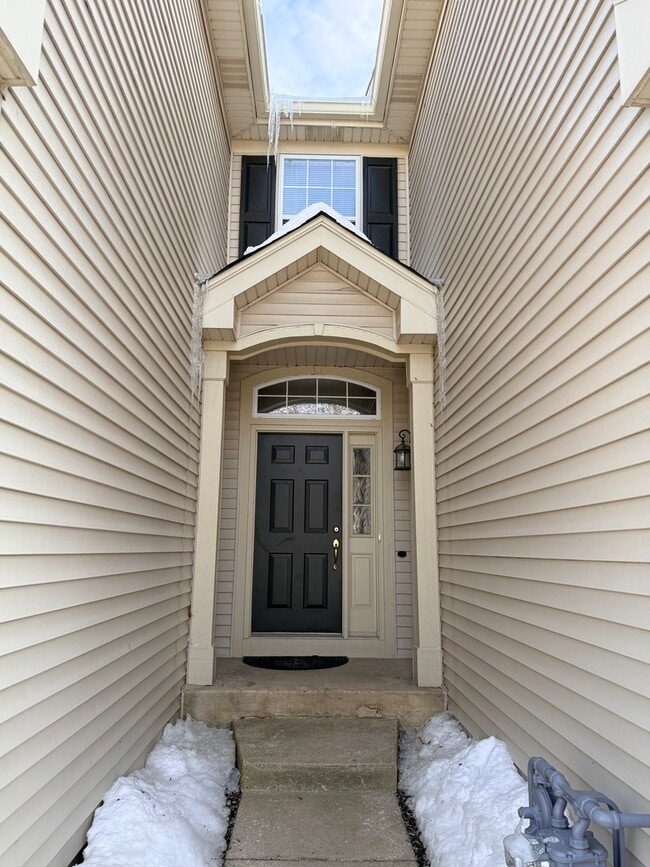 2305 Sandy Creek Dr in Algonquin, IL - Building Photo - Building Photo