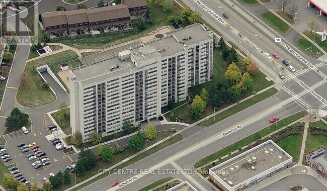 2900 Battleford Rd in Mississauga, ON - Building Photo - Building Photo
