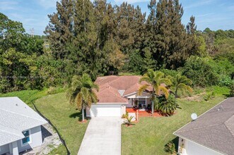 6404 Las Palmas Way in Port St. Lucie, FL - Building Photo - Building Photo
