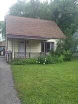 630 Cherry Dr in Sarnia, ON - Building Photo