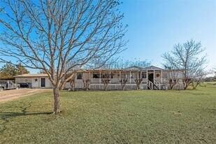 130 Meadowview Ln in Point, TX - Building Photo