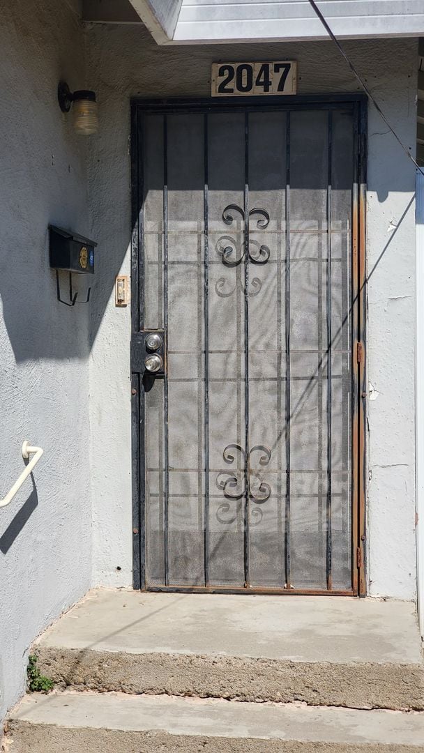 2047 Glendale Ave in Modesto, CA - Building Photo - Building Photo