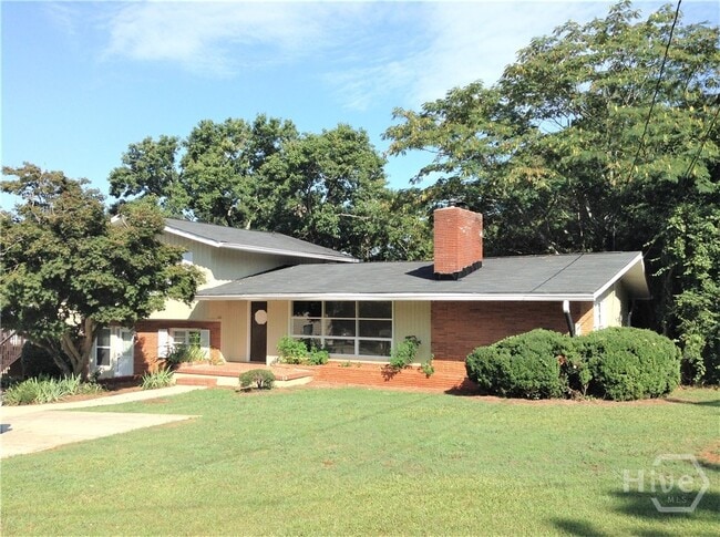 160 Pineview Dr