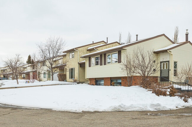 124 Silvergrove Hl NW