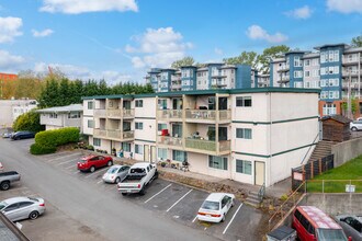 907 Harrington Ave in Renton, WA - Building Photo - Building Photo