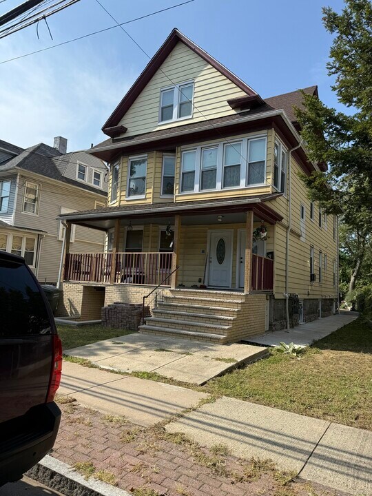 67 Baldwin St in Bridgeport, CT - Building Photo