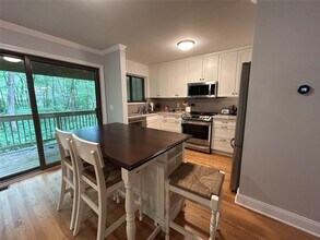 277 Maplewood Dr in South Salem, NY - Building Photo - Building Photo