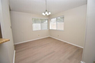 310 Village Creek Dr in Webster, TX - Building Photo - Building Photo