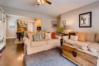 1814 Baywood Ln in Davis, CA - Foto de edificio - Building Photo