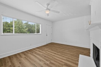 2401 Winsted Ln in Austin, TX - Building Photo - Building Photo