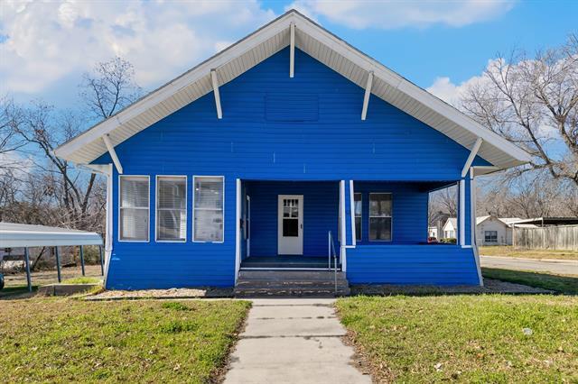 property at 422 N Woods St