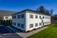 Rock Cliff Farm in North Smithfield, RI - Foto de edificio - Building Photo