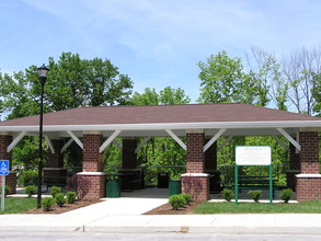 Summit Valley Apartments in Pacific, MO - Building Photo - Building Photo