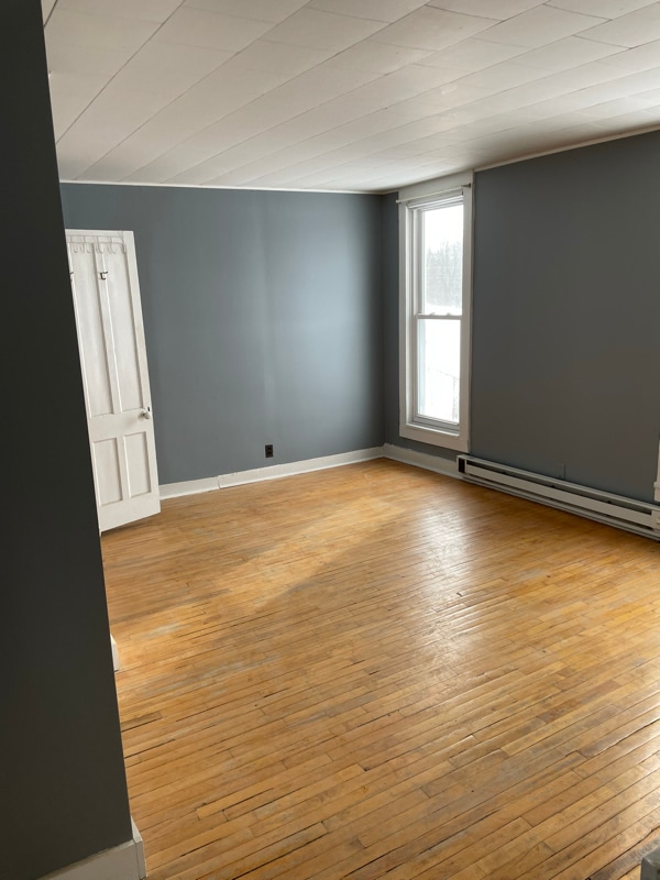 62 Main St in Philadelphia, NY - Foto de edificio - Building Photo