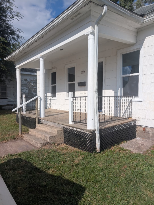 915 S 5th St in Kirksville, MO - Building Photo