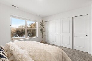 7475 W Swain Ln in Garden City, ID - Building Photo