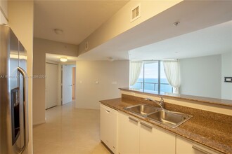 16699 Collins Ave, Unit 2809 in Sunny Isles Beach, FL - Building Photo - Building Photo