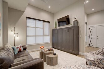 110 W Beall St in Bozeman, MT - Foto de edificio - Building Photo