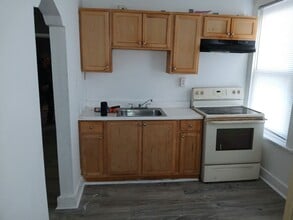 3719 L St, Unit 1 in Philadelphia, PA - Foto de edificio - Building Photo