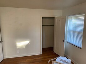 1105 Tennessee Ave in Cincinnati, OH - Building Photo