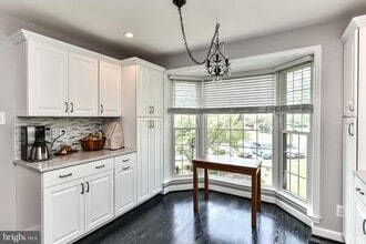 21820 Leatherleaf Ct in Sterling, VA - Building Photo - Building Photo