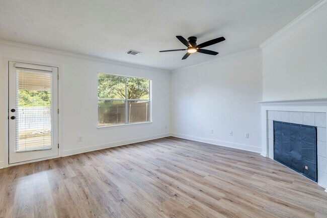 1106 Hughmont Dr
