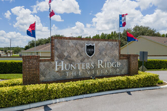 The Oasis at Hunter's Ridge in New Port Richey, FL - Foto de edificio - Building Photo