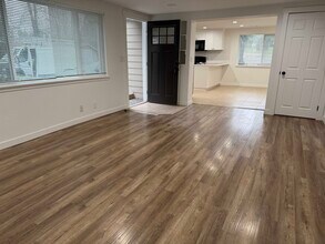 16606 111th Ave SE in Renton, WA - Building Photo - Building Photo