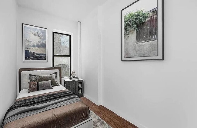 207 Madison St, Unit 7 in New York, NY - Foto de edificio - Building Photo