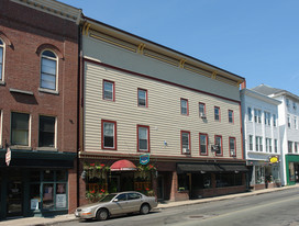 10-14 Central St in Ipswich, MA - Building Photo