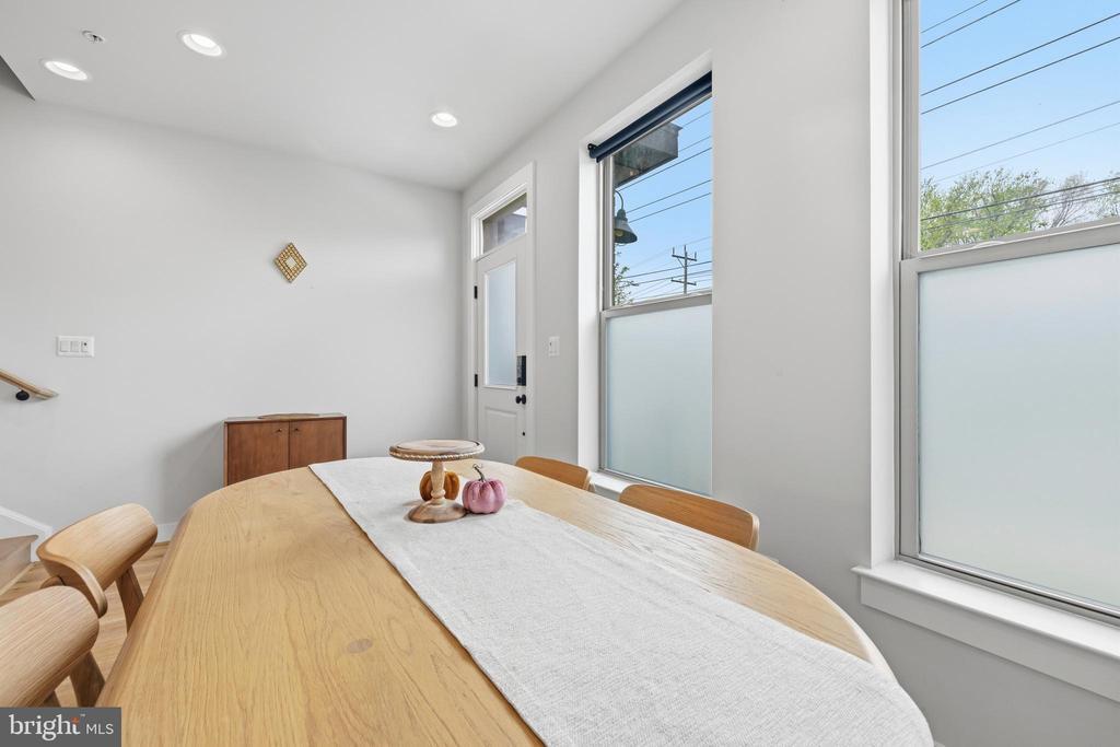 5104 Randolph Rd in Rockville, MD - Building Photo