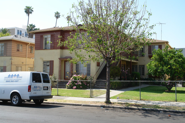 2650-2680 San Marino St in Los Angeles, CA - Foto de edificio - Building Photo