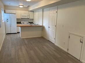 406 Yund St, Unit 3 in Grand Island, NE - Building Photo - Building Photo