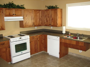 Summerhill Apartments in Idaho Falls, ID - Building Photo - Building Photo