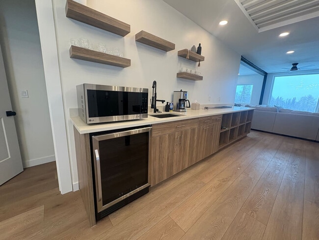 property at 220 Circle Dr